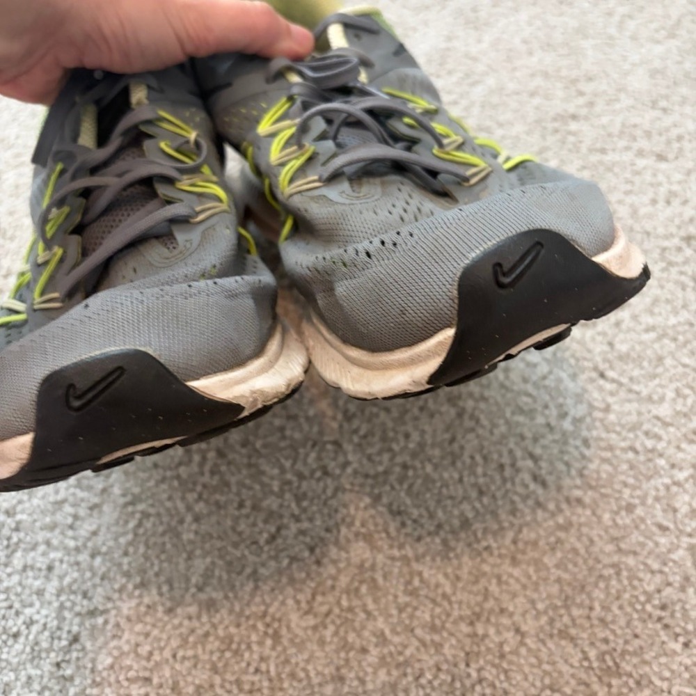 Nike Zoom Winflo 3 Mens Running Shoes Dark Grey Volt 831561-004 Size 10.5 - Picture 8 of 12